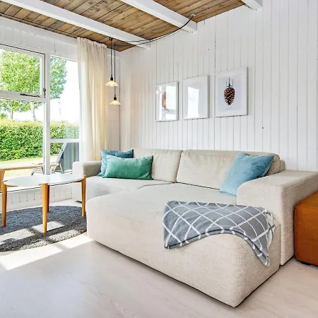 Renovated Waterfront Retreat-by Traum * Sonderby (Midtjylland)