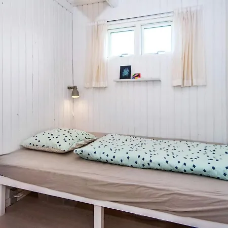 Renovated Waterfront Retreat-by Traum Sonderby (Midtjylland)