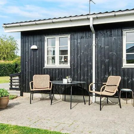 Renovated Waterfront Retreat-by Traum Sonderby (Midtjylland)