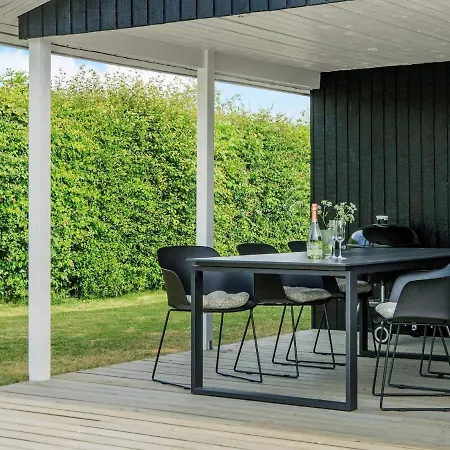 Renovated Waterfront Retreat-by Traum Sonderby (Midtjylland)