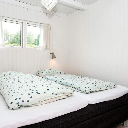 Renovated Waterfront Retreat-by Traum