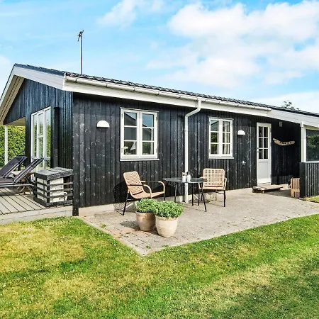 Renovated Waterfront Retreat-by Traum Dom wakacyjny
